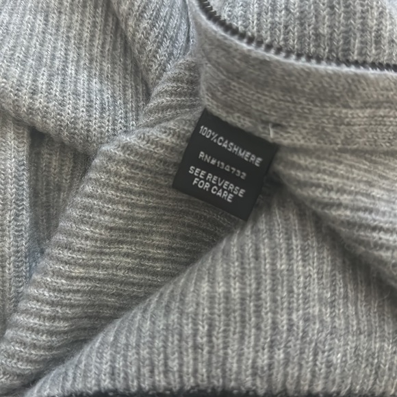 EUC Cashmere sweater - Picture 3 of 5